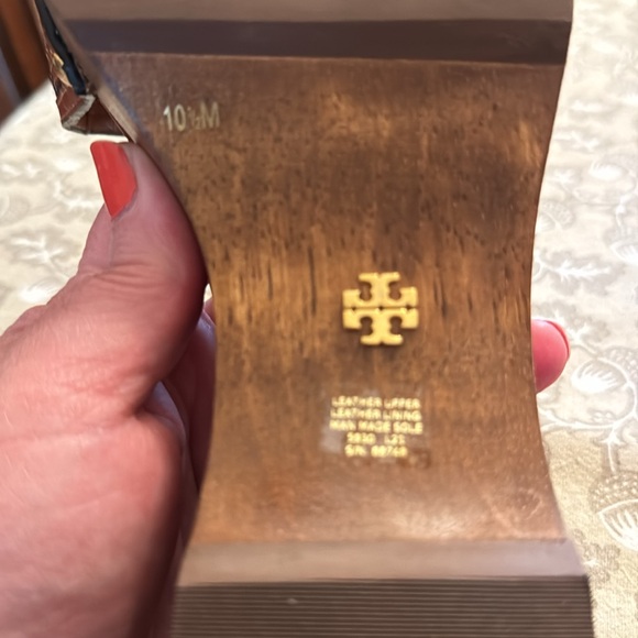 Chic Tory Burch woven leather platform slides - Picture 5 of 5